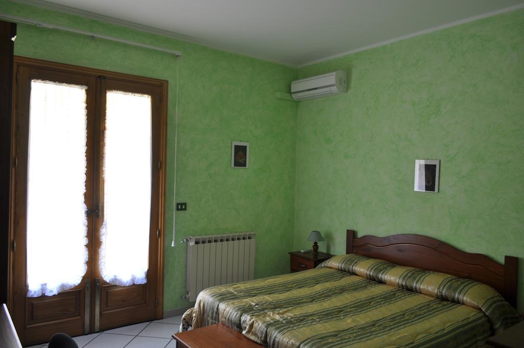 سانتا فينيرينا B&B Villa Dagala الغرفة الصورة